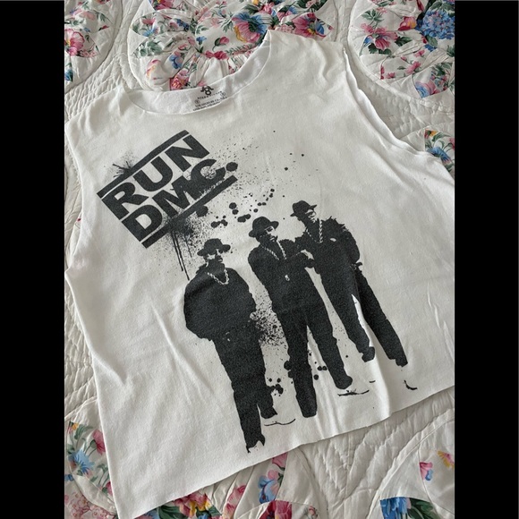 Y2K ACES & EIGHTS RUN DMC VINTAGE WHITE RECYCLED TOP, CROPPED, CUT SLEEVELESS S - Picture 1 of 3